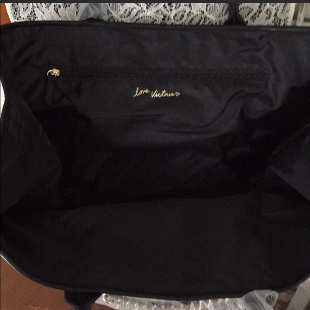Gorgeous VS Tote! EXC!! Roomy, Trendy & Chic!! - Picture 6 of 6